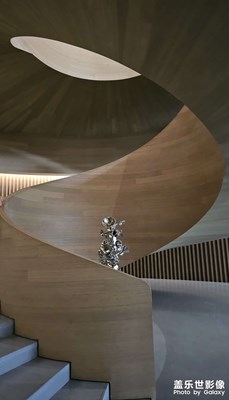 【光影之間】+藝術(shù)家的光彩