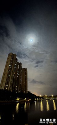 中秋月色，夜朦朧。