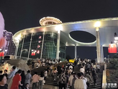 等著花開，等著你歸來。