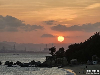 秋日海邊落日?qǐng)D