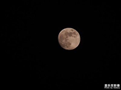 月是故鄉(xiāng)明