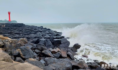 【淡寫(xiě)時(shí)光】海濱礁石灘隨拍