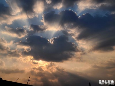 【淡寫時光】+丁達爾光