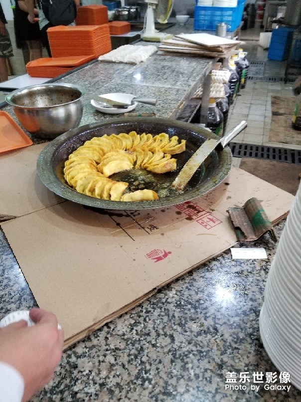 日常逛南京牛肉鍋貼不錯過??