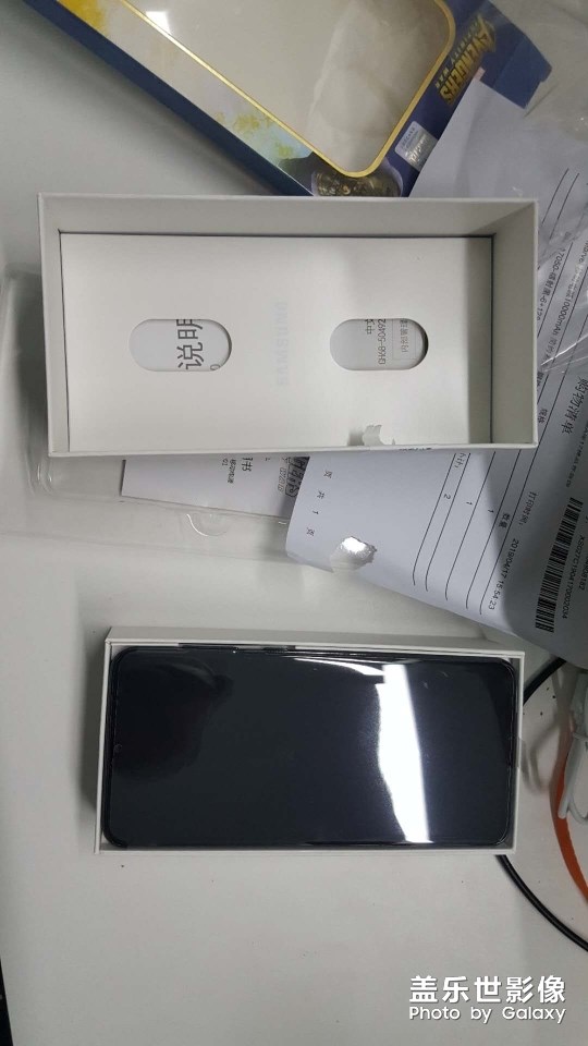 剛到的三星A70，大家看看怎么樣？