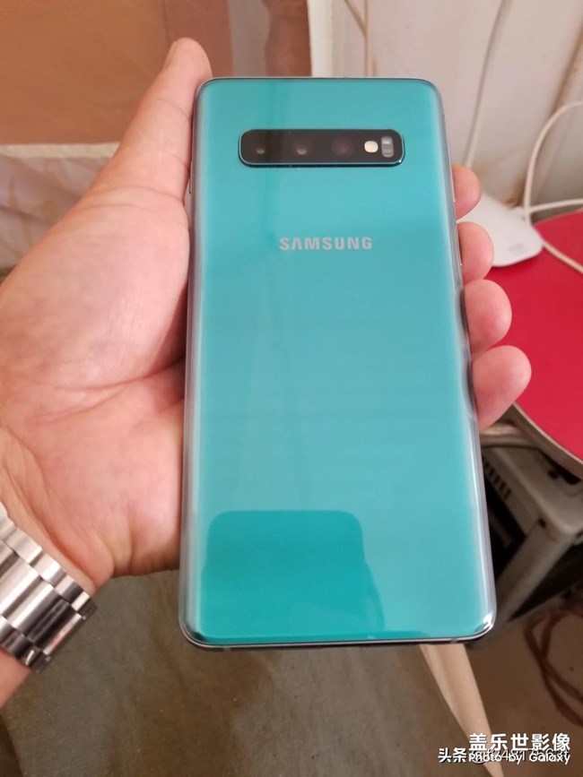 三星s10看視頻真的撮眼睛。