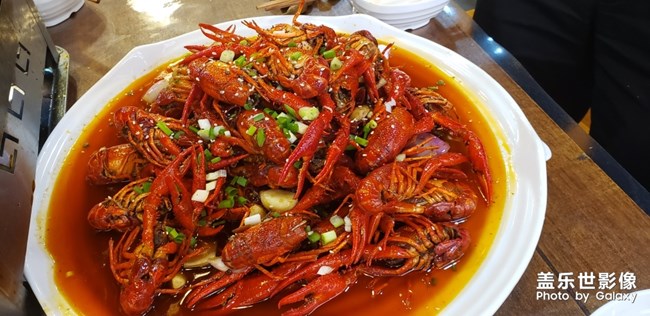 夏天到了，肯定要吃啊