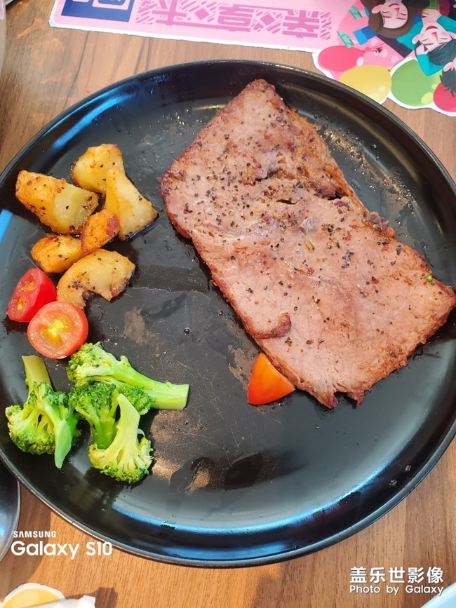 歡樂必勝客美餐