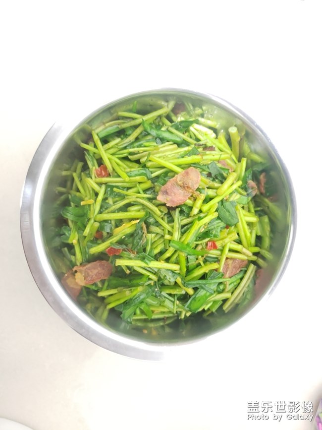 想吃，自己造！之【黎蒿炒臘肉】