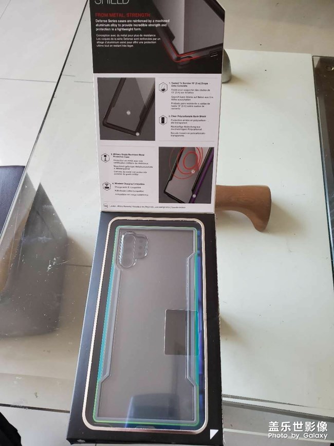 Defense這個品牌的手機殼真硬核