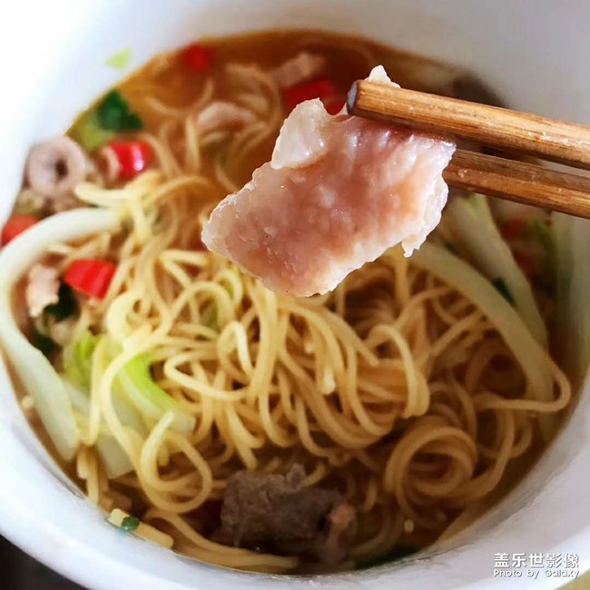 中午吃面，簡單而美味