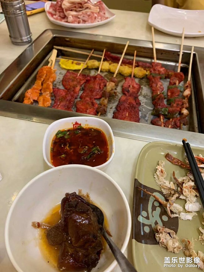 深夜放毒，吃燒烤啦，又是胡吃海喝!