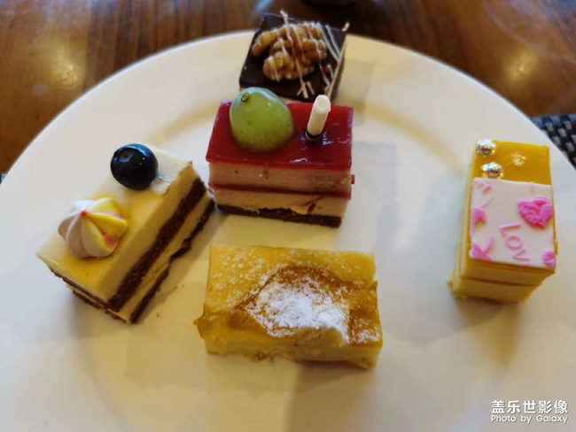 天氣晴好，心情舒暢，出來小聚，放松放松！