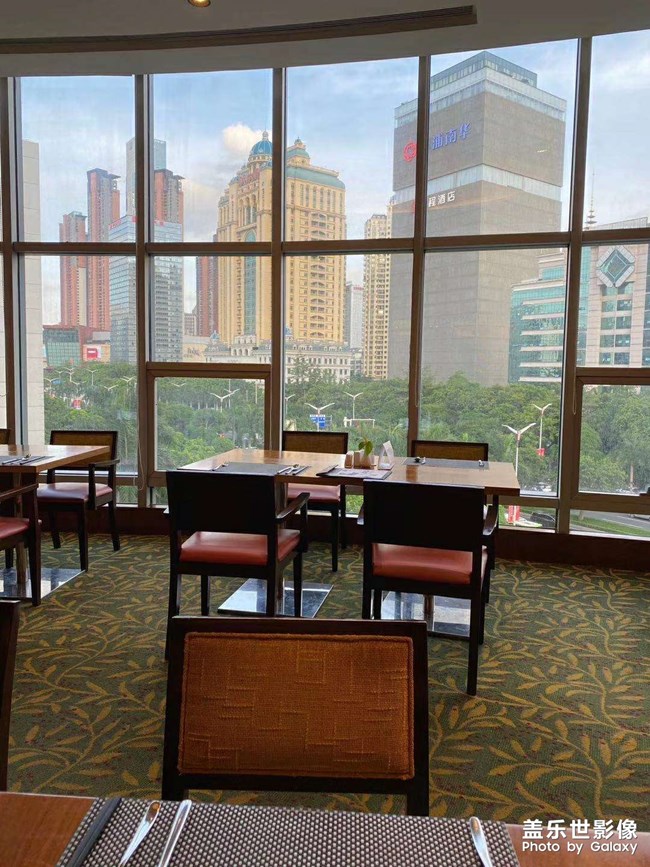 天氣晴好，心情舒暢，出來小聚，放松放松！