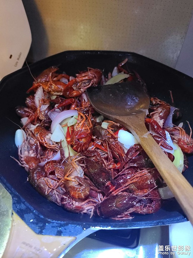 今天給家人做一個(gè)小龍蝦