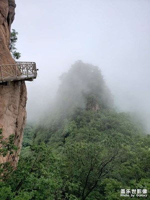 愛爬山，???陪伴，精彩，鳳凰山之美，云海，俊石，金橋！