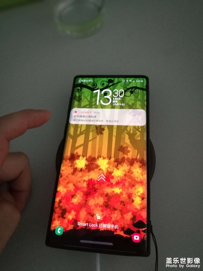 前幾天，趁著降價(jià)購入了Buds，湊了個(gè)三件套，滿足