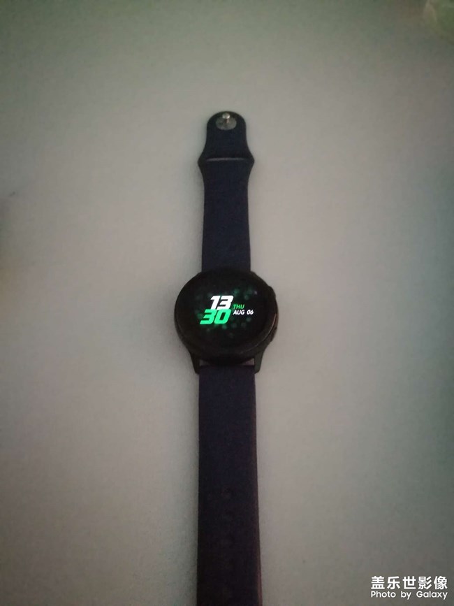 前幾天，趁著降價(jià)購入了Buds，湊了個(gè)三件套，滿足