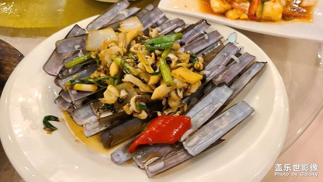 慶祝雙節(jié)，菜品很多，拍不完??門口的冬瓜就是這樣煮的