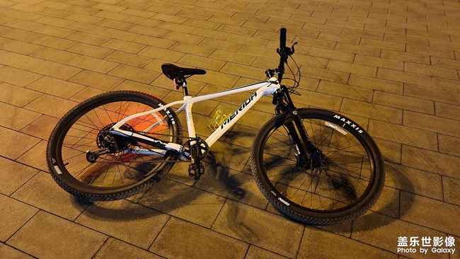 喜歡單車的季節(jié)，愛上那匆匆歲月