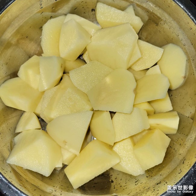 #廚房日記 【五花肉燒土豆】篇