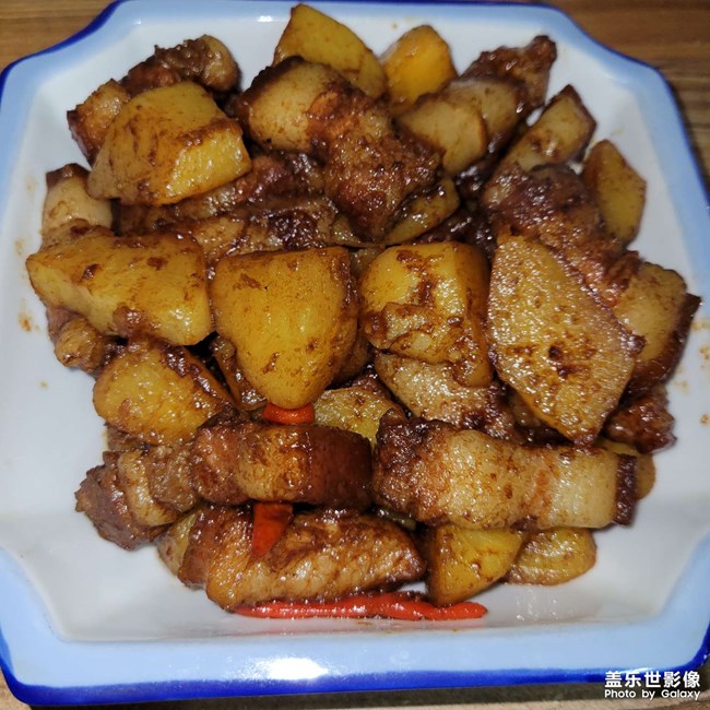 #廚房日記 【五花肉燒土豆】篇