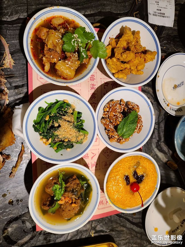 快樂(lè)不就是吃吃吃嘛