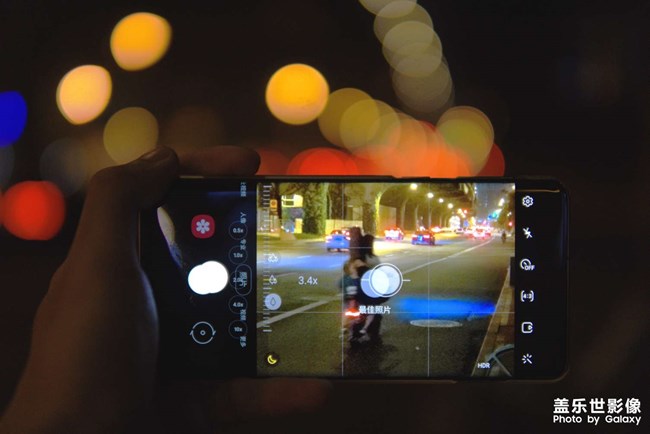 掃街x 拍手機(jī)?