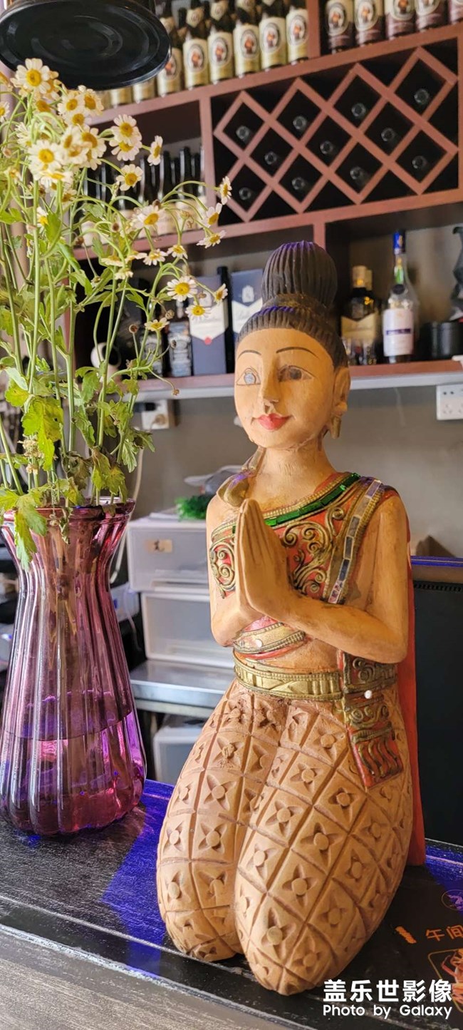 品嘗泰國美食、泰式蒜香炸魚、冬蔭功海鮮