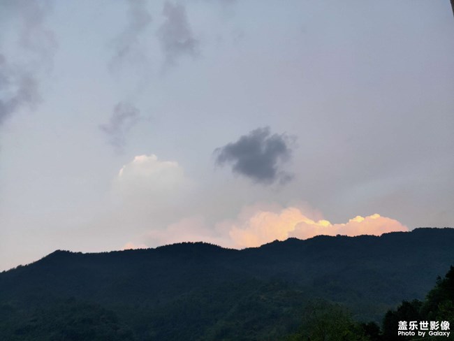 蟬噪林逾靜，鳥鳴山更幽