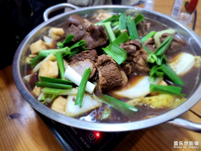 美味的紅燒羊肉鍋仔