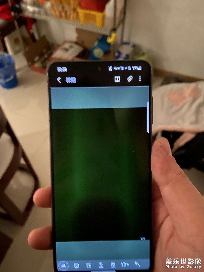 求助，這是屏幕壞了么