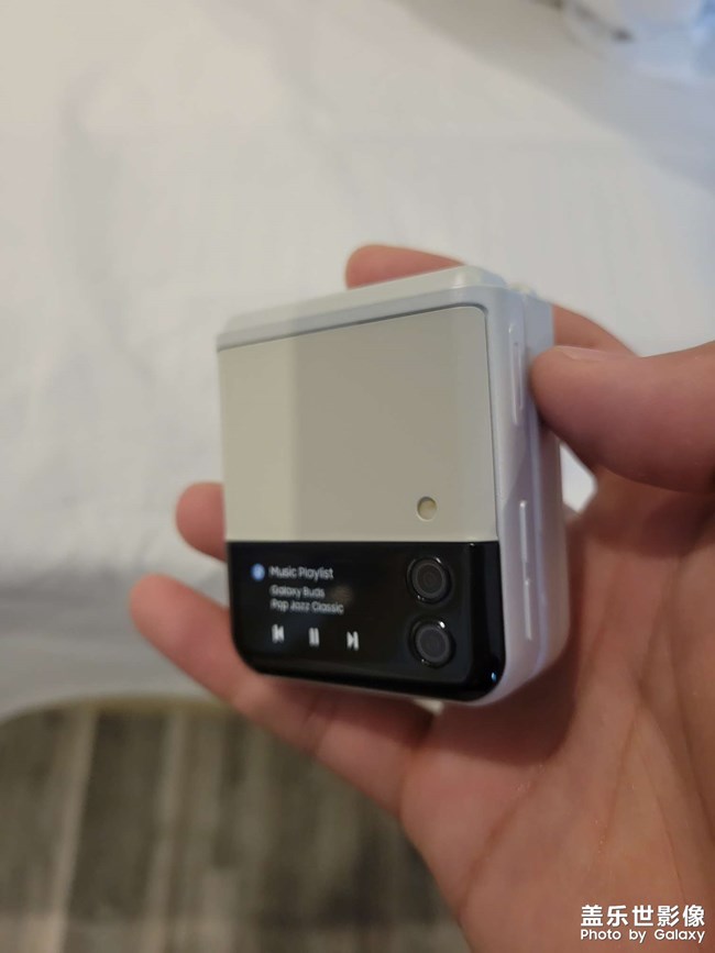 來自半個(gè)月的等待