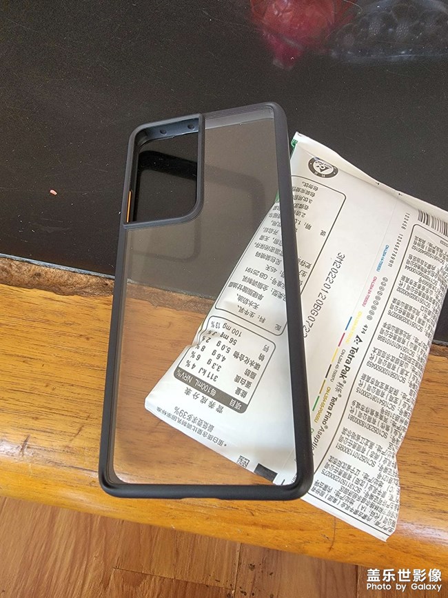 今天去榆林三星專賣(mài)店貼了一個(gè)膜，買(mǎi)了一個(gè)殼！