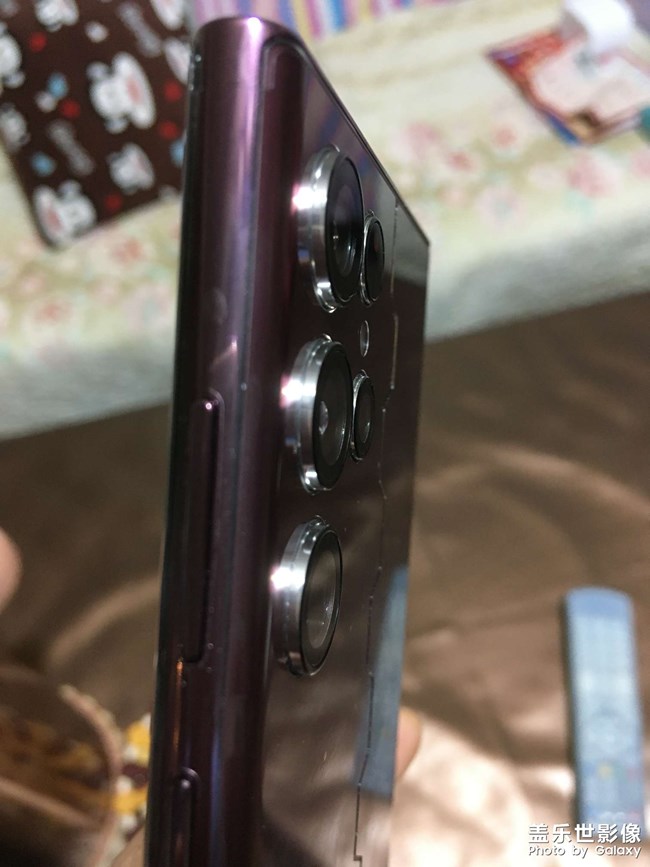 還是美中不足攝像頭邊框顏色和機(jī)身背部不搭