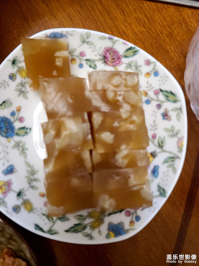 餓了，對(duì)付一口