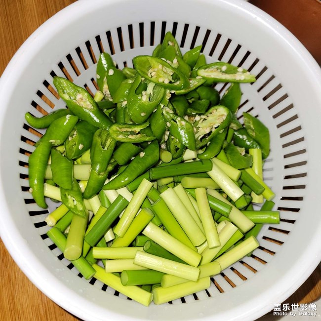 #柳先生～廚房日記——【鮮香美味的爆炒豬肝】干貨十足