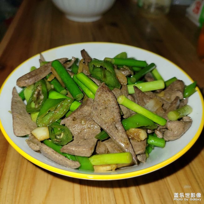 #柳先生～廚房日記——【鮮香美味的爆炒豬肝】干貨十足