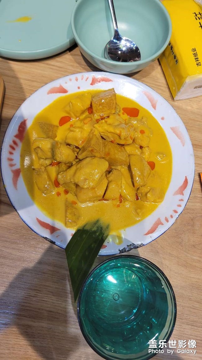 美食美食，咖喱雞肉飯，美味佳肴