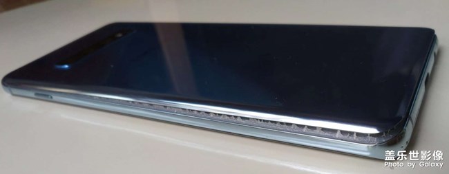 三星手機(jī)S10+后蓋開膠