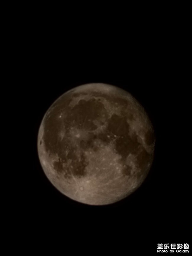 昨晚拍的月亮，真喜歡把它當(dāng)望遠鏡