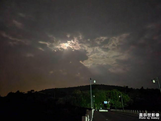 家鄉(xiāng)夜空