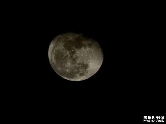 月亮。