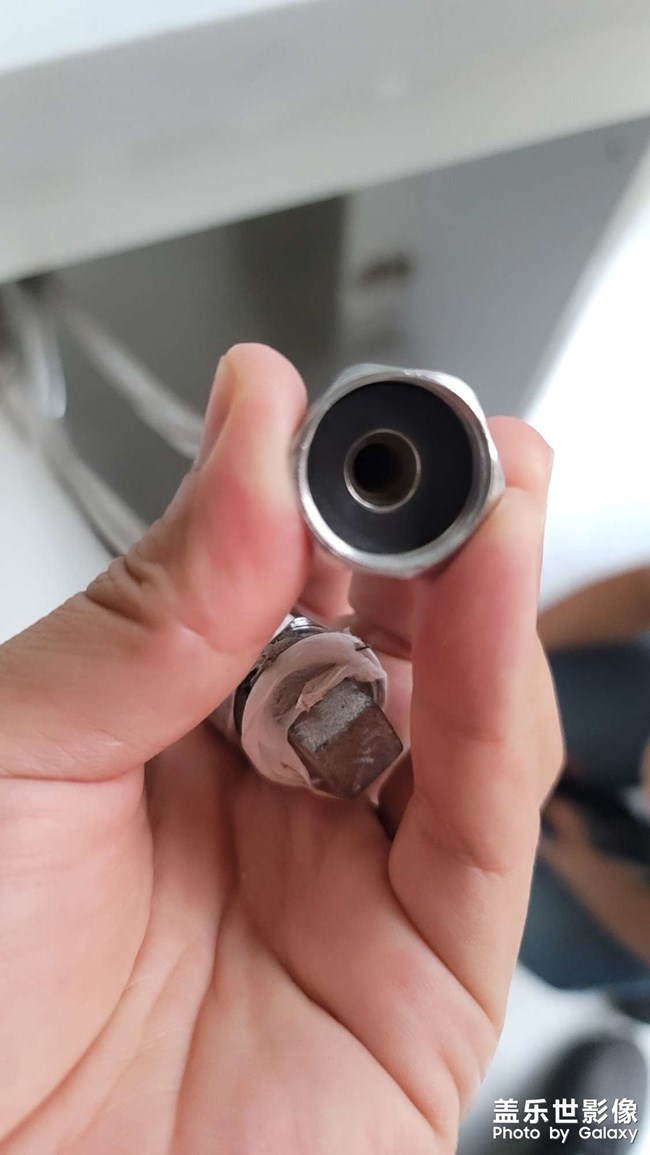 光線不充足的情況下，微距不太行