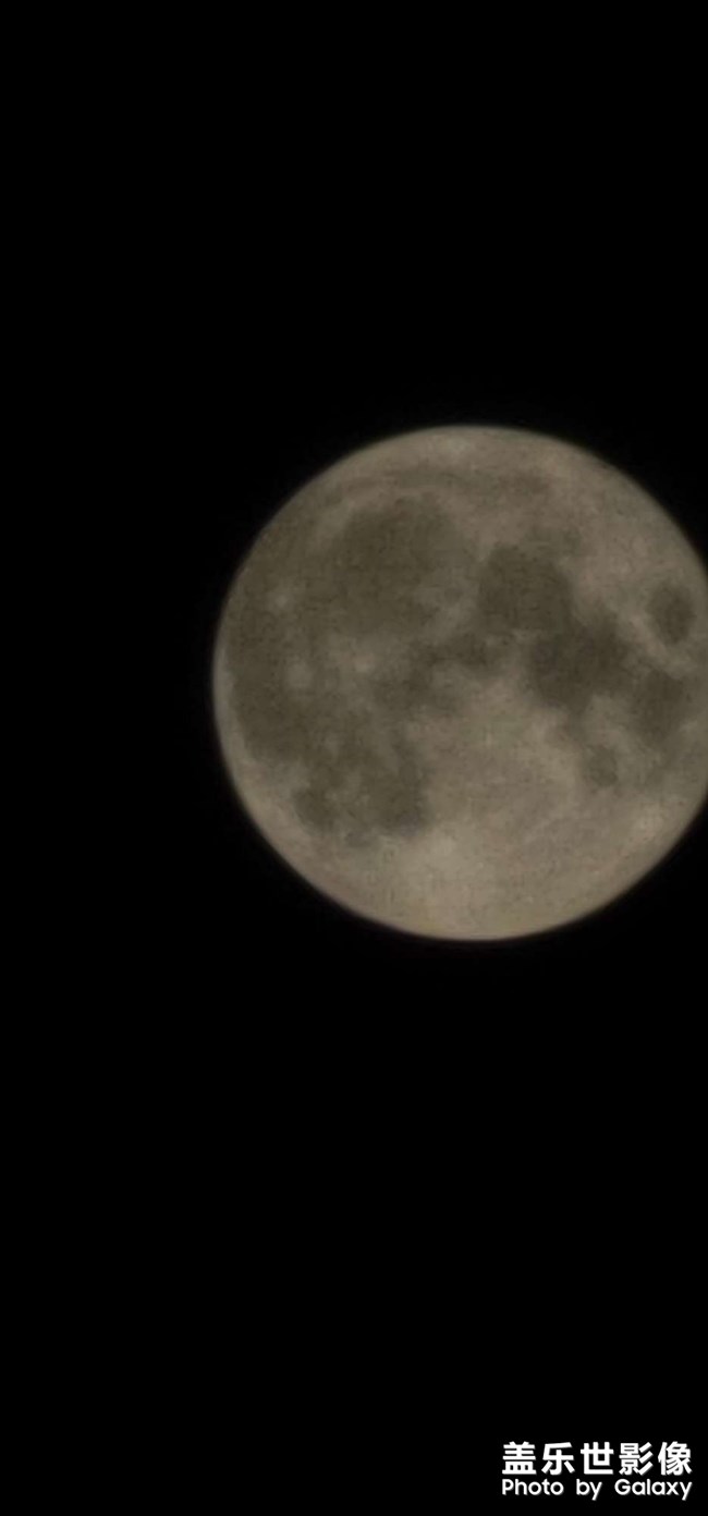 大家都來拍月亮