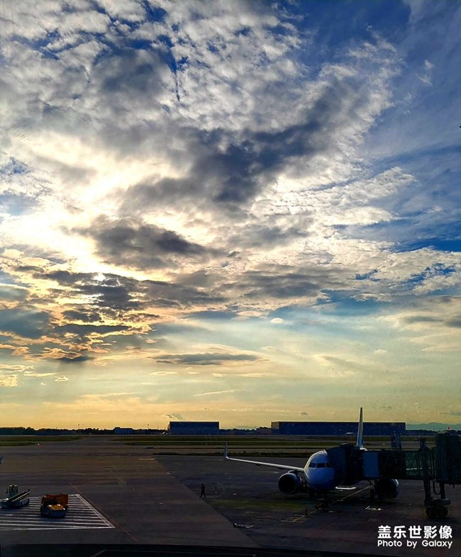 飛機(jī)場(chǎng)