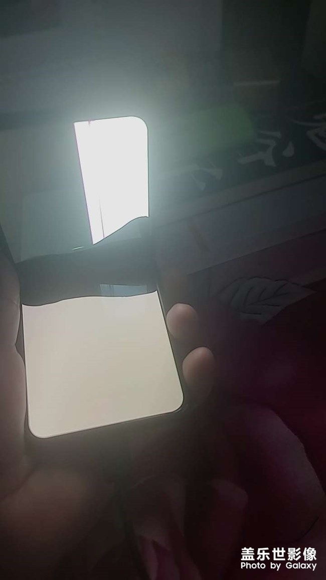 折疊屏手機(jī)就是個(gè)坑
