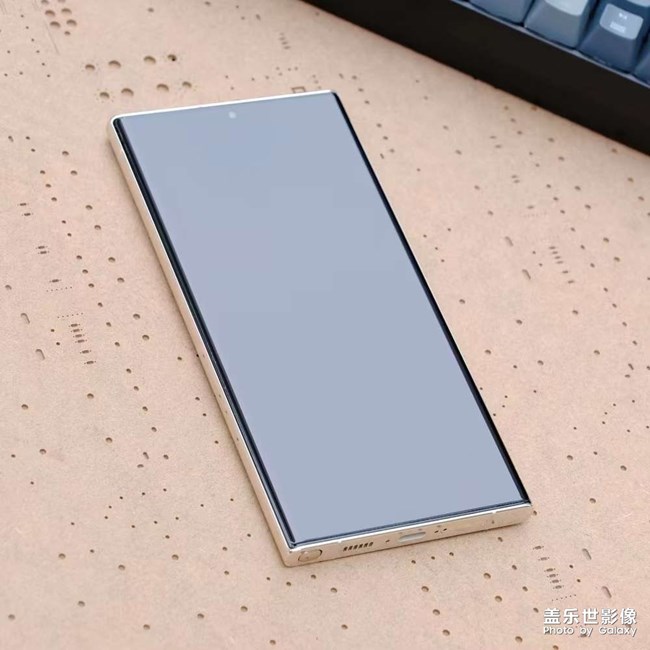 s23u搞個大覆蓋的鋼化膜