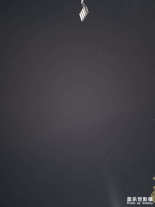 ［美麗攝影］三星23U星空攝影發(fā)現(xiàn)了ufo軌跡