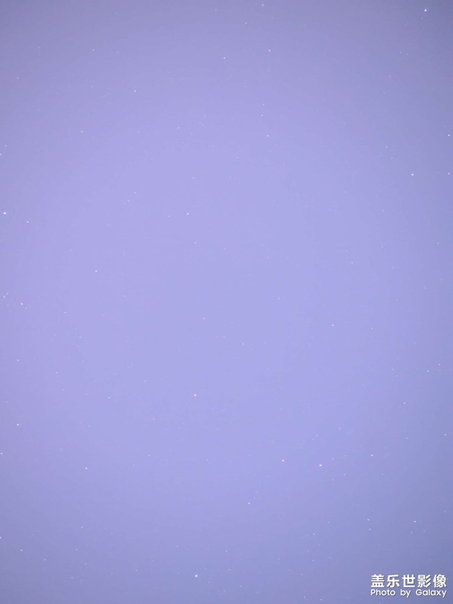 ［美麗攝影］三星23U星空攝影發(fā)現(xiàn)了ufo軌跡